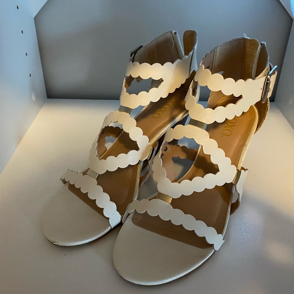 Cute simple, cream faux leather wedge sandal.. size 8.5